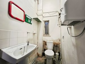 WC- click for photo gallery